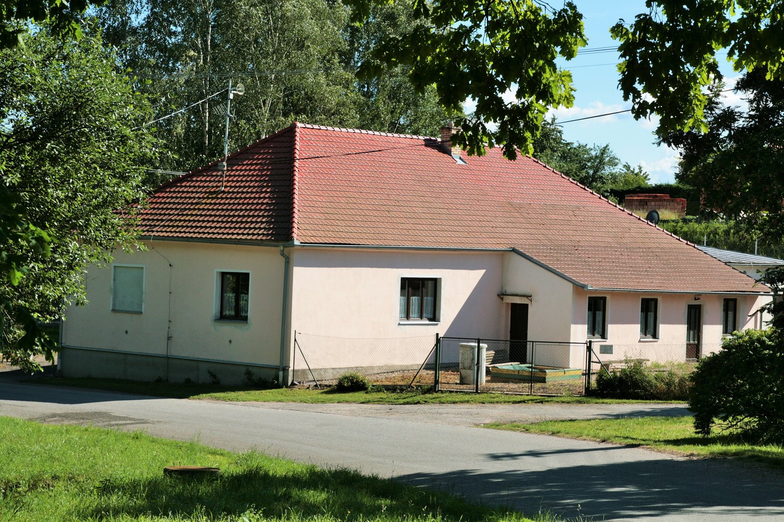 Budova obecního úřadu v malé obci